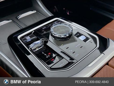 Used 2024 BMW 760i xDrive w/ Executive Package image 17