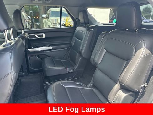 Used 2022 Ford Explorer XLT w/ Equipment Group 202A AWD/4WD image 15