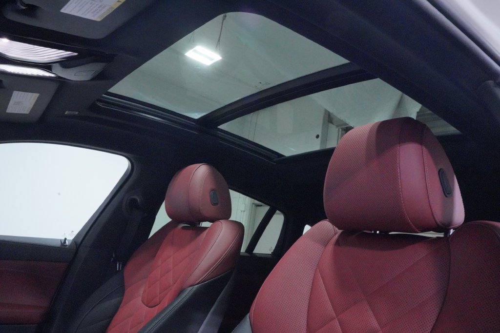 Used 2024 BMW X6 xDrive40i w/ M Sport Professional Package AWD/4WD image 9