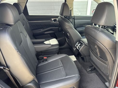 Used 2025 Kia Sorento SX FWD image 6
