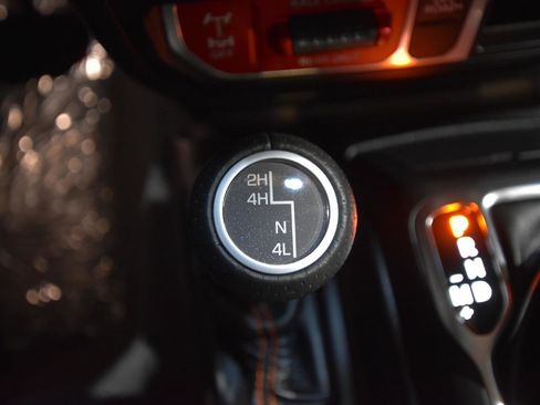 Used 2021 Jeep Gladiator Mojave AWD/4WD image 37