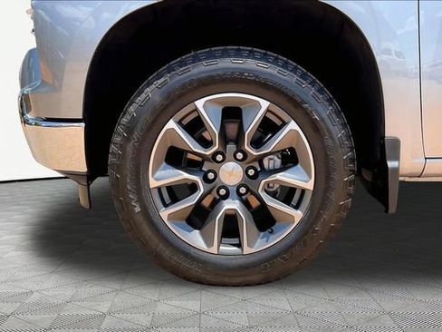 Used 2023 Chevrolet Silverado 1500 LT AWD/4WD image 21
