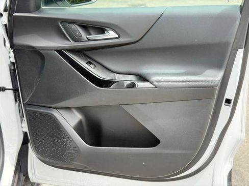 Used 2026 Chevrolet Equinox LT FWD image 23