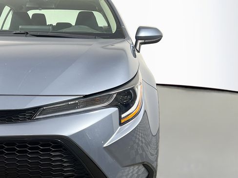 Used 2022 Toyota Corolla LE image 12