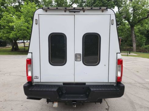 Used 2018 Ford F250 XL w/ Power Equipment Group RWD image 6