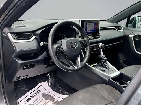 Used 2023 Toyota RAV4 SE AWD/4WD image 16