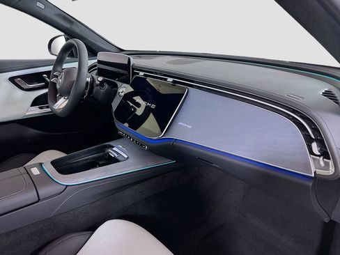 New 2026 Mercedes-Benz E 53 AMG e 4MATIC Sedan image 32