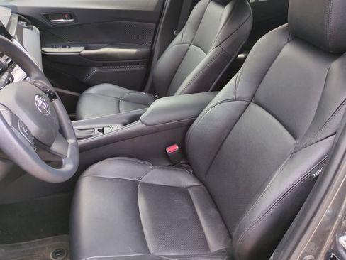 Used 2019 Toyota C-HR LE FWD image 15
