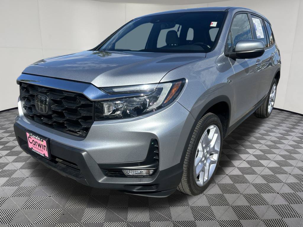 Used 2025 Honda Passport EX-L image 3