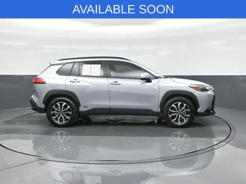 Used 2024 Toyota Corolla Cross SE image 8