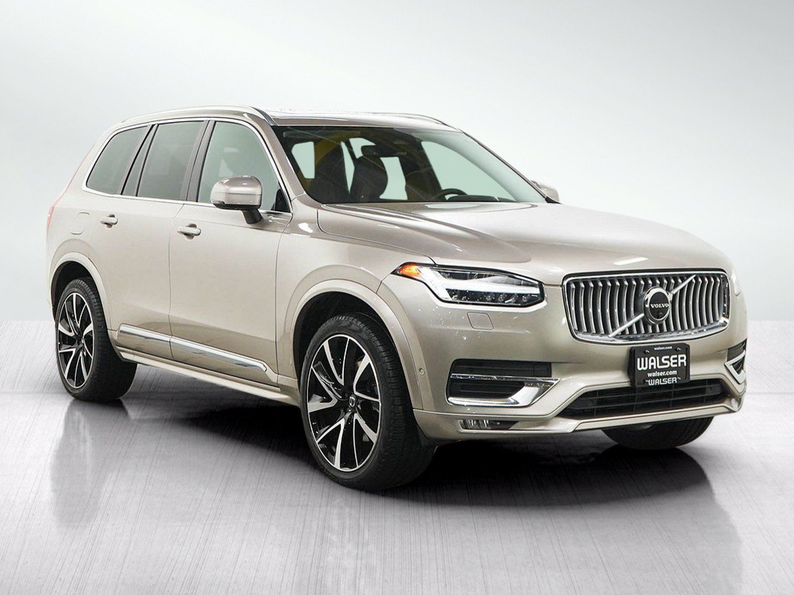 Used 2023 Volvo XC90 B6 Plus AWD/4WD image 7