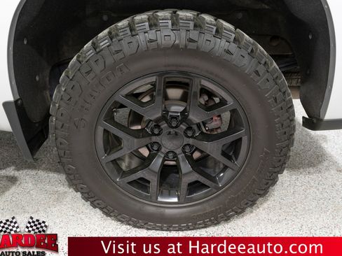 Used 2022 Chevrolet Silverado 1500 RST w/ Convenience Package II image 10