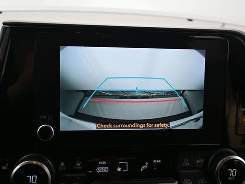 Used 2023 Toyota Highlander XLE image 18