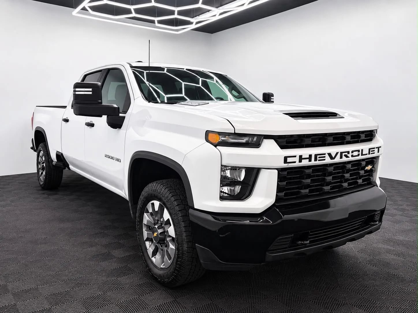 Used 2022 Chevrolet Silverado 2500 Custom w/ Custom Convenience Package RWD image 1