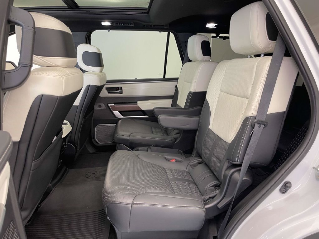 Used 2023 Toyota Sequoia Capstone AWD/4WD image 19
