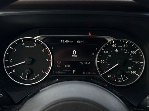 Used 2023 Nissan Rogue SV image 34