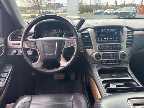 Used 2020 GMC Yukon Denali w/ Denali Ultimate Package AWD/4WD image 25