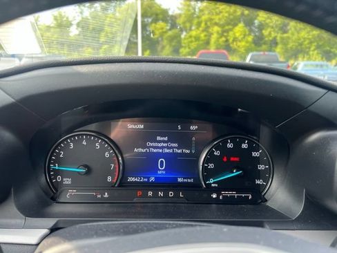 Used 2024 Ford Explorer XLT AWD/4WD image 14