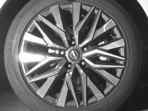 Used 2025 Nissan Altima 2.5 SV FWD image 13