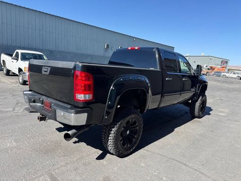Used 2007 GMC Sierra 2500 SLE w/ Z71 Off-Road Package AWD/4WD image 9