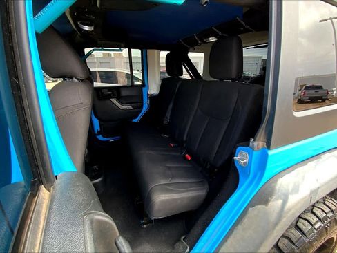 Used 2018 Jeep Wrangler Unlimited Sport S image 21