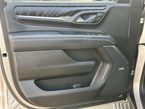 Used 2021 GMC Yukon XL Denali w/ Denali Premium Package image 21