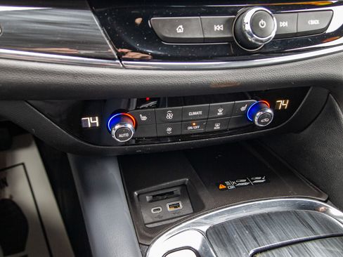 Used 2024 Buick Enclave Essence w/ Technology Package FWD image 18