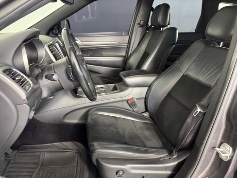 Used 2018 Jeep Grand Cherokee Altitude AWD/4WD image 11