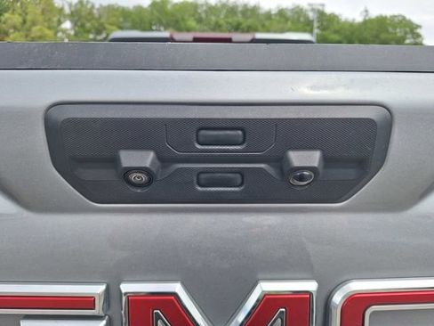 Used 2023 GMC Sierra 1500 SLT w/ SLT Premium Plus Package AWD/4WD image 17