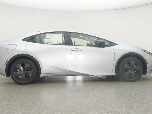 New 2026 Toyota Prius Plug-In Hybrid FWD image 27