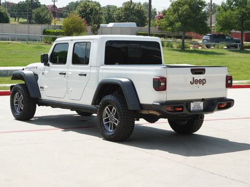 Used 2025 Jeep Gladiator Mojave w/ Convenience Group AWD/4WD image 3
