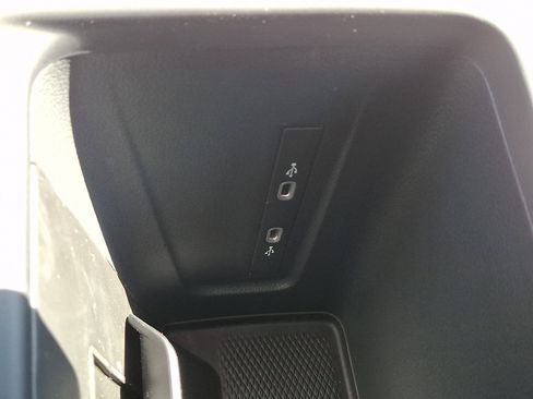 New 2026 Volkswagen Tiguan SE AWD/4WD image 16