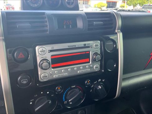 Used 2012 Toyota FJ Cruiser 2WD w/ Upgrade Pkg image 32