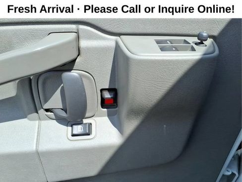 Used 2021 Chevrolet Express 3500 w/ Driver Convenience Package RWD image 11