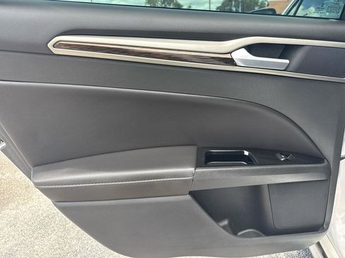 Used 2014 Ford Fusion SE w/ Equipment Group 202A FWD image 28
