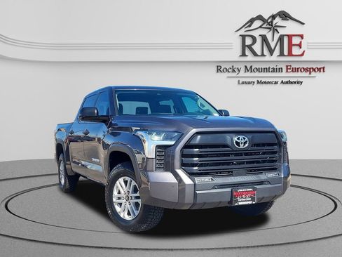 Used 2022 Toyota Tundra SR5 w/ SR5 Convenience Package image 1