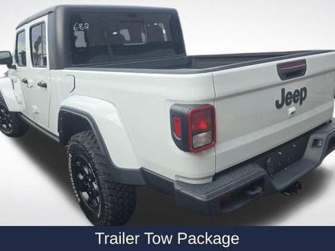 Used 2023 Jeep Gladiator Sport image 6