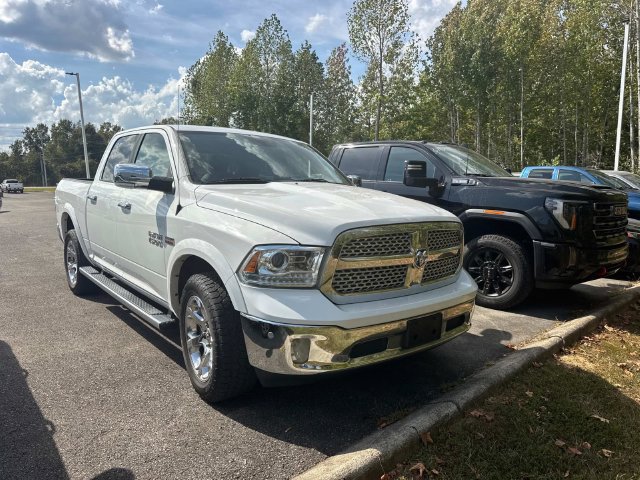 Used 2017 RAM 1500 Laramie w/ Convenience Group AWD/4WD image 2