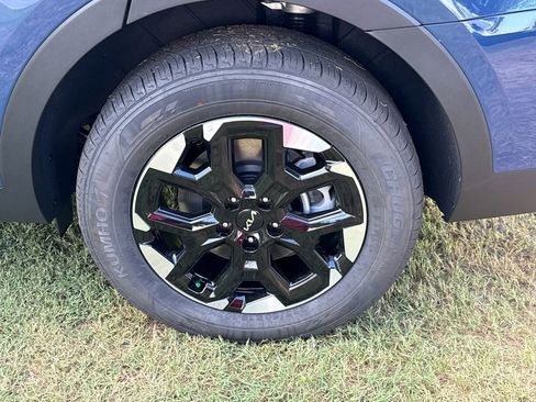 Certified 2025 Kia Sorento S w/ Panoramic Sunroof Package FWD image 19