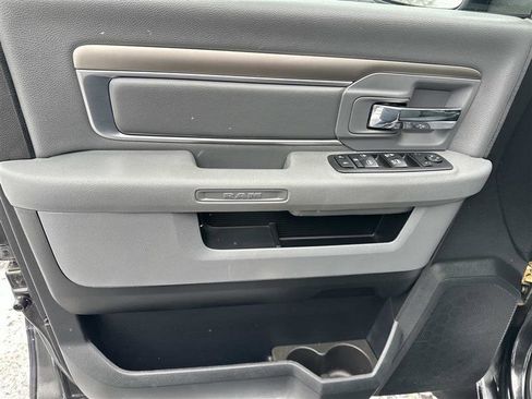 Used 2017 RAM 1500 Classic SLT image 8
