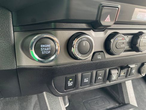 Used 2023 Toyota Tacoma TRD Off-Road w/ Advanced Technology Package image 30