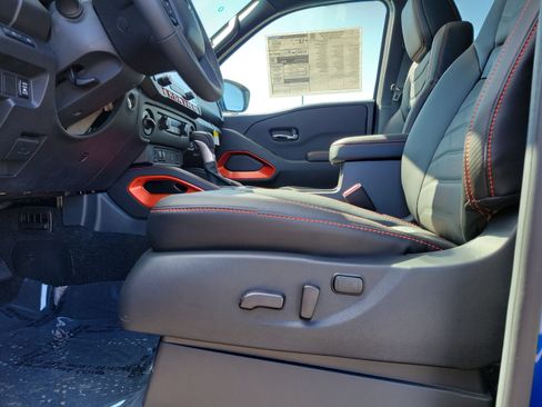 Used 2025 Nissan Frontier PRO-4X w/ Pro Premium Package image 16