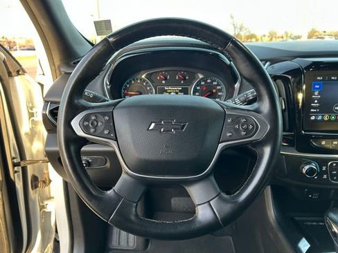 Used 2023 Chevrolet Traverse RS image 30