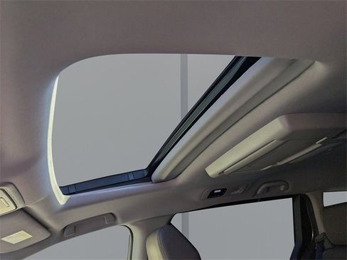 Certified 2022 Honda Odyssey Touring image 23