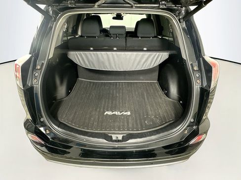 Used 2017 Toyota RAV4 XLE image 30