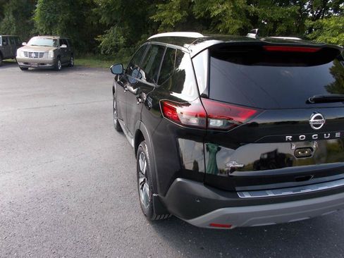 Used 2021 Nissan Rogue SL w/ Premium Package FWD image 4