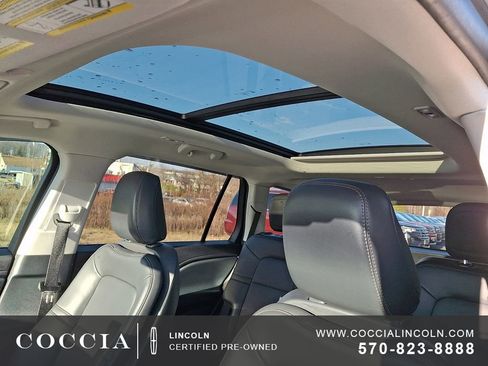 Certified 2025 Lincoln Aviator AWD image 14