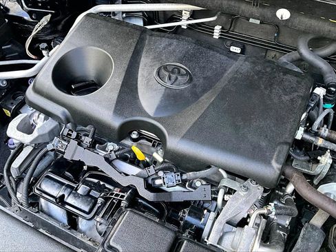 Used 2019 Toyota RAV4 XLE Premium FWD image 31