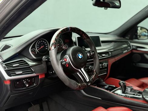 Used 2015 BMW X5 M image 14