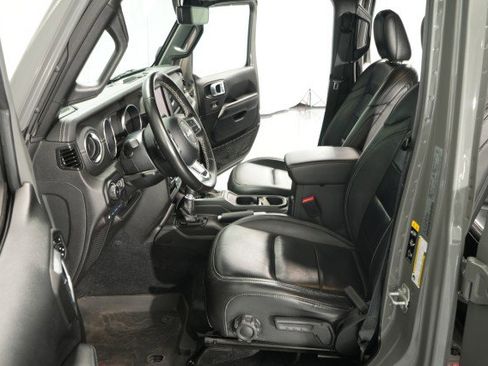 Used 2022 Jeep Wrangler Unlimited Sahara w/ Cold Weather Group AWD/4WD image 25